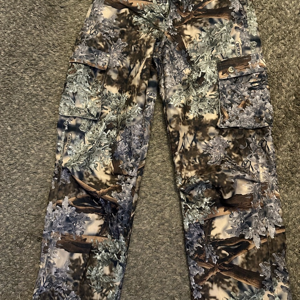 Field and stream woman’s medium hunting pants